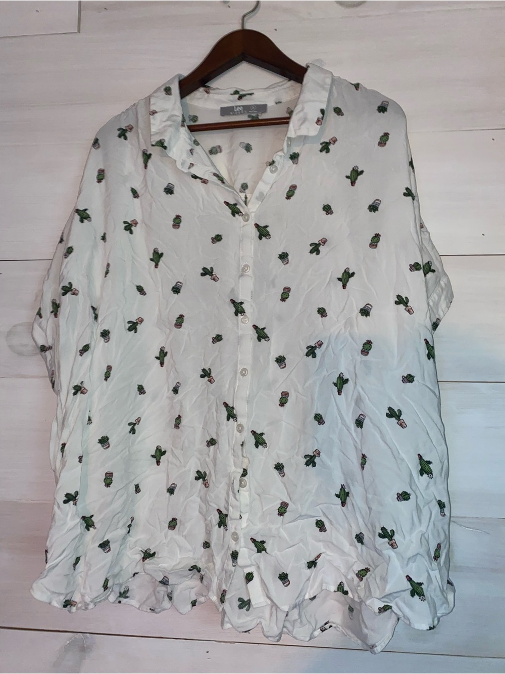 Women’s Lee Riders White Cactus Print Button-Down Shirt – Size 3X